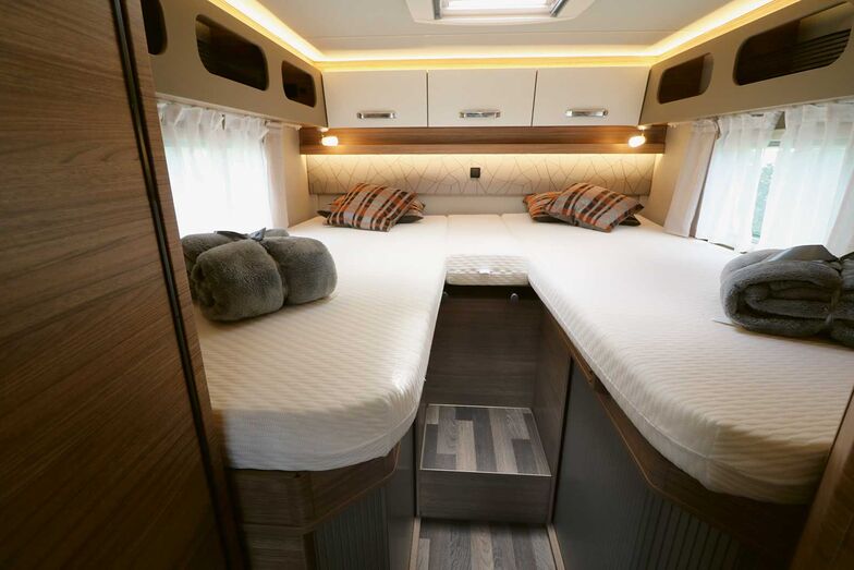 Trotz schmaler Aufbaubreite bietet der Pepper 600 MEG gut 80 Zentimeter breite Einzelbetten, die sich leicht zum grossen Doppelbett umbauen lassen.