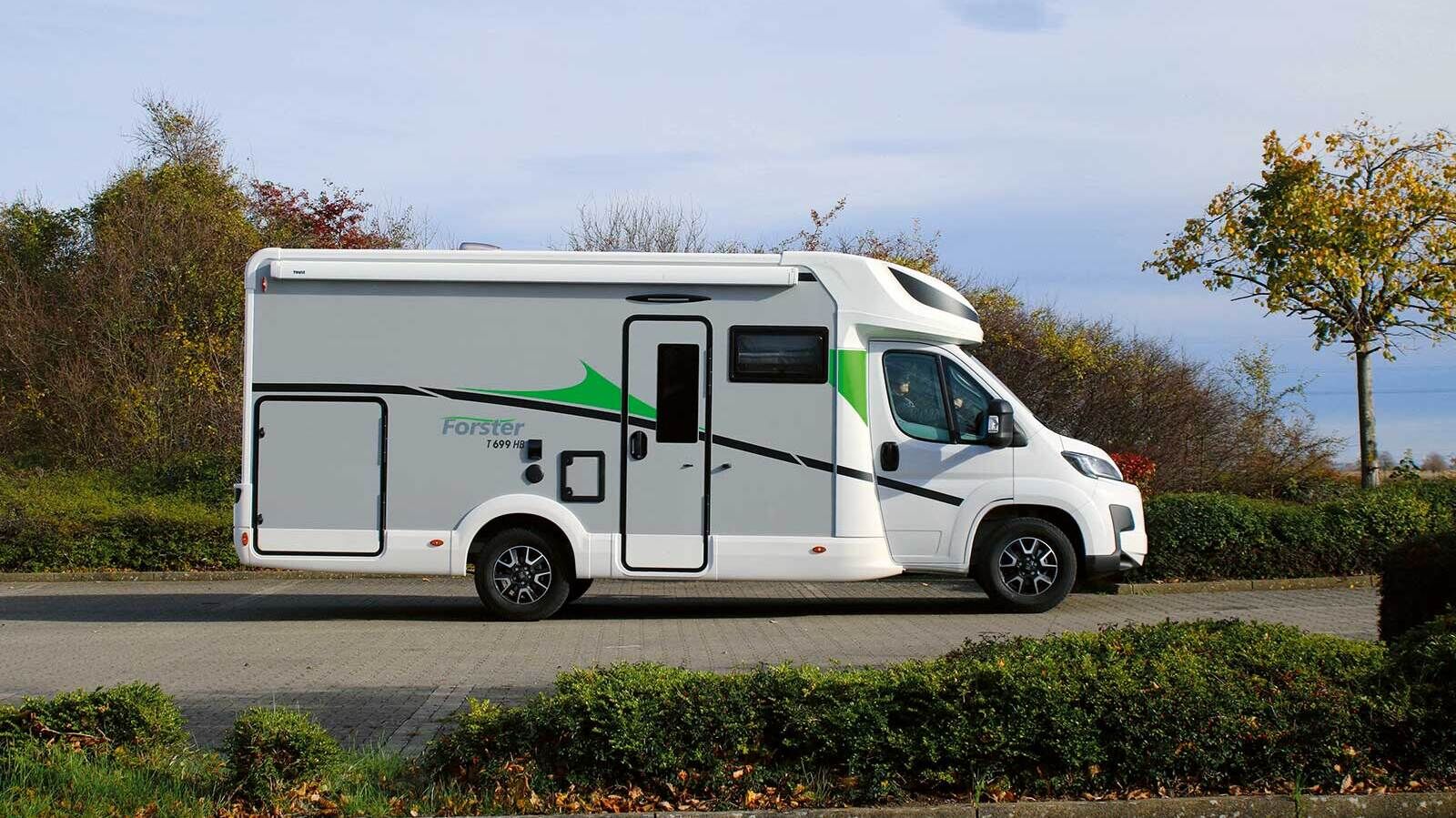 Le profilé Forster T 699 HB présente une allure moderne et séduit également en matière de structure, de véhicule de base et d’équipement.