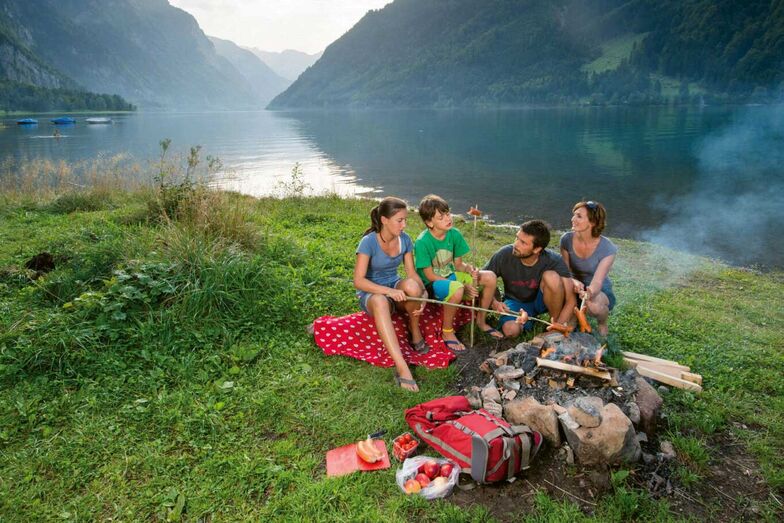 Der ganzjährig geöffnete Campingplatz Eggmatte ist dank Kinderspielplatz und Kleintiergehege auch bei Familien sehr beliebt.