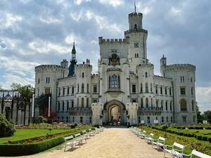 Das Schloss Hluboká in der Stadt Hluboká nad Vltavou im Süden Tschechiens.