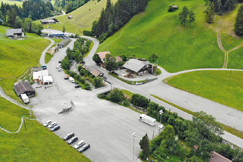 Im Diemtigtal wurden mehrere Stellplätze, wie hier der Parkplatz Wiriehorn, geschaffen.