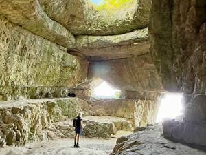 La grotte de Szelim, près de Tatabánya, est l’un des plus anciens sites d’habitation d’Europe centrale. Ici ont été découverts des restes humains vieux d’environ 200 000 ans.