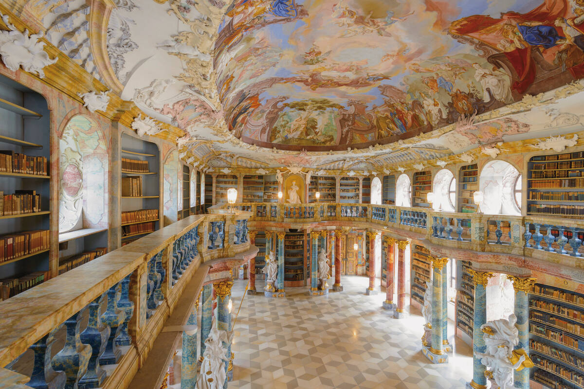La bibliothèque du monastère de Wiblingen est l’une des perles parmi les centaines de sites pittoresques de la route du baroque.