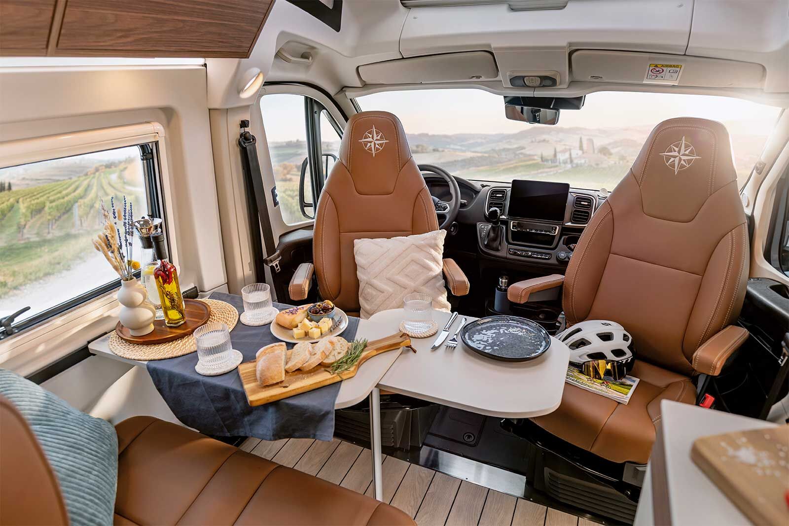Auch wenn der Wohnraum auf den ersten Blick klassisch wirkt, will Westfalia mit dem Columbus Liner das Premium-Kastenwagen-Segment neu definieren.