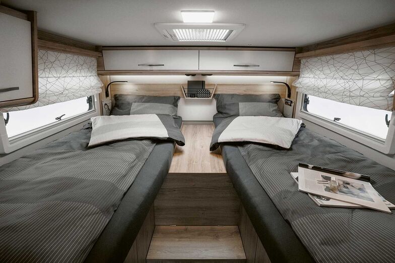 Sowohl im Integrierten wie hier im Teilintegrierten stehen grosses Doppelbett und Einzelbett zur Wahl.