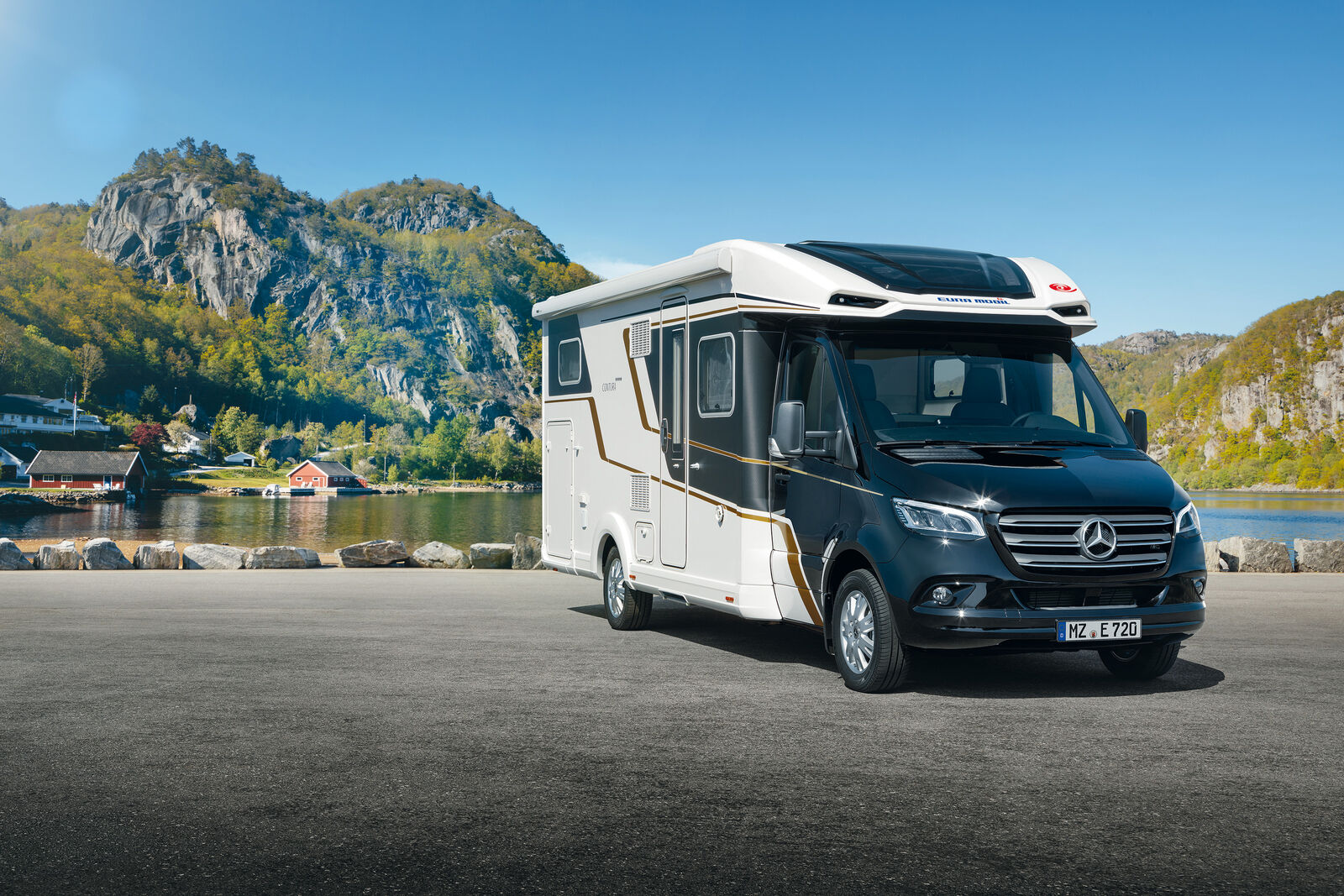 Mercedes Sprinter als neues Basisfahrzeug für den Luxus-Teilintegrierten Contura.