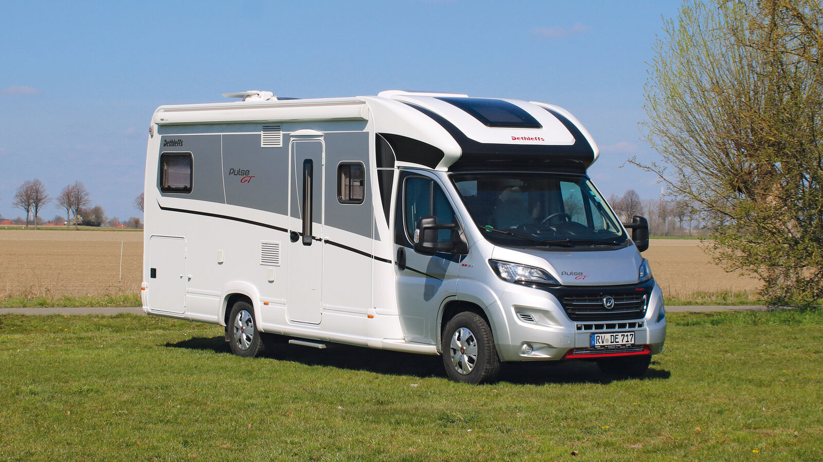 Die Konfiguration des Test-Dethleffs lässt kaum Wünsche offen. Dazu sorgen die Fahreigenschaften und die moderaten Verbrauchswerte für ein stimmiges Gesamtpaket.